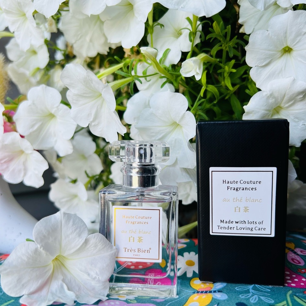 Au The Blanc french version oil base parfum